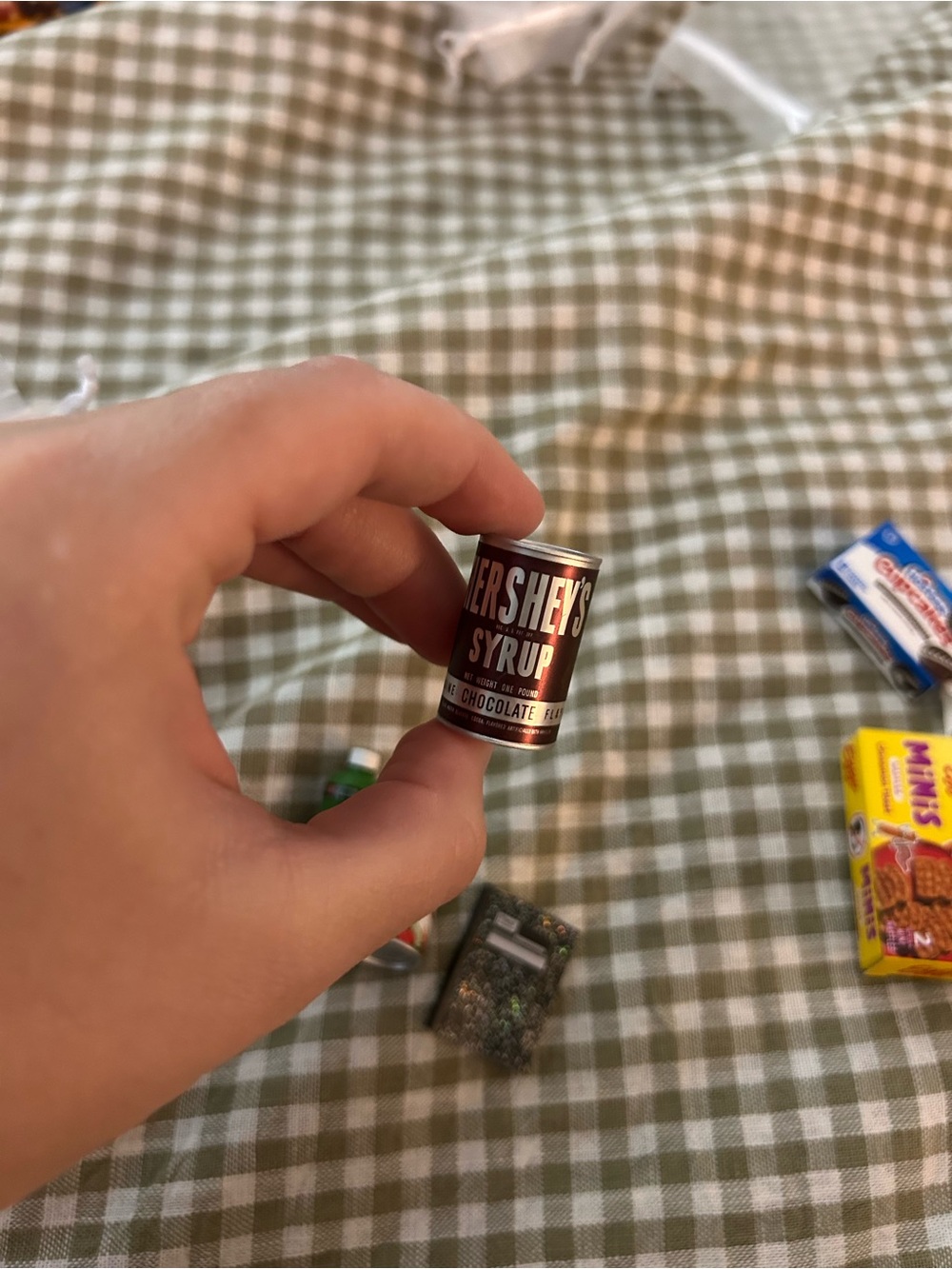 mini verse make it mini brands hershey’s retro chocolate Syrup Mini Canister